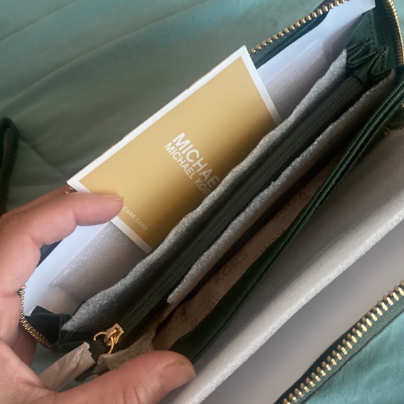 Michael Kors - Picture 4 of 6